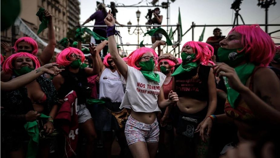 ¡Histórico! Argentina aprueba la despenalización del aborto