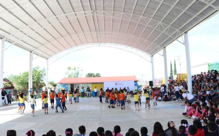 Inaugura gobierno de Tehuacán techado en preescolar de Tetitzintla