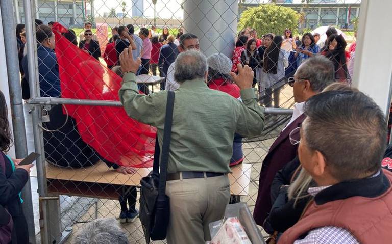 Protestan trabajadores del Poder Judicial; no les llega aumento, pero si descuentos