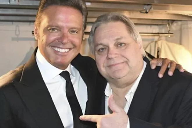 Papá de Checo Pérez defiende a Luis Miguel por ‘ausencia’ en muerte de Carlos Bremer