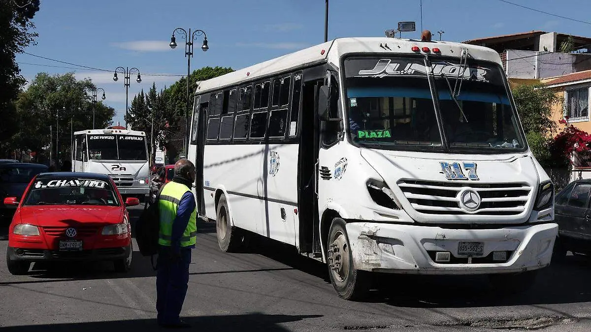 Modernización o retiro: ultimátum oficial genera conflicto entre transportistas de Puebla