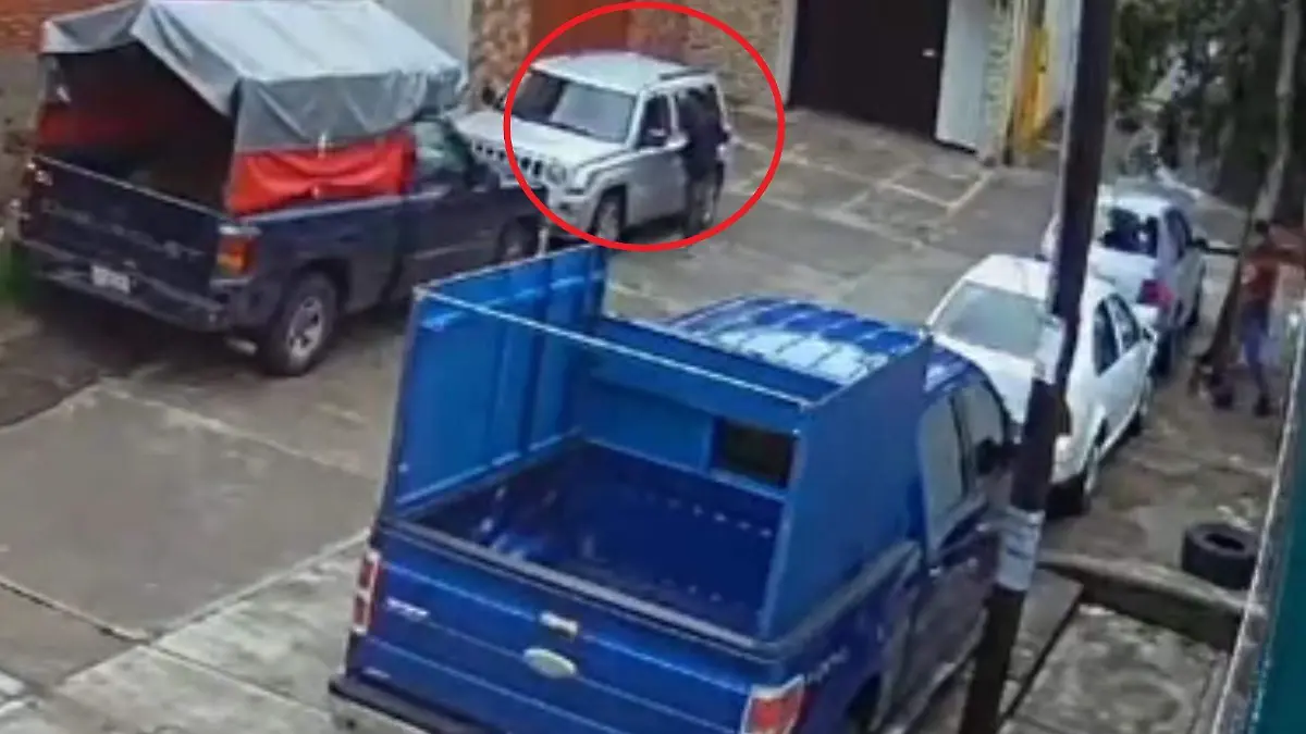 Denuncian intento de secuestro, con disparos, contra locatario del Mercado Xonaca